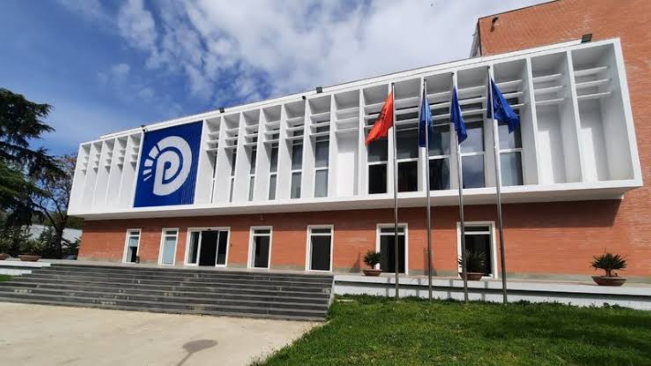 Reforma Territoriale  PD depoziton draftligjin  propozon 100 bashki dhe 12 qarqe