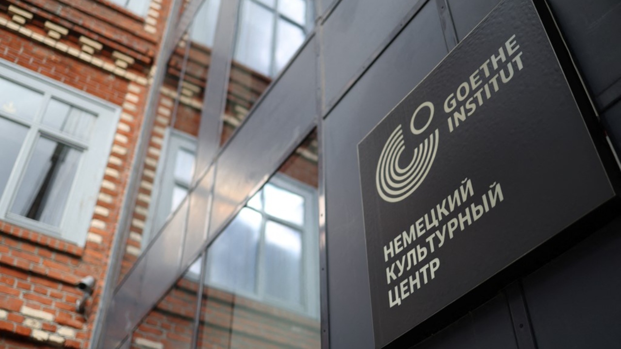 gjermania-akuzoi-rusine-per-sulmin-ne-aeroport-moska-hakmerret-duke-mbyllur-qendrat-e-institutit-goethe