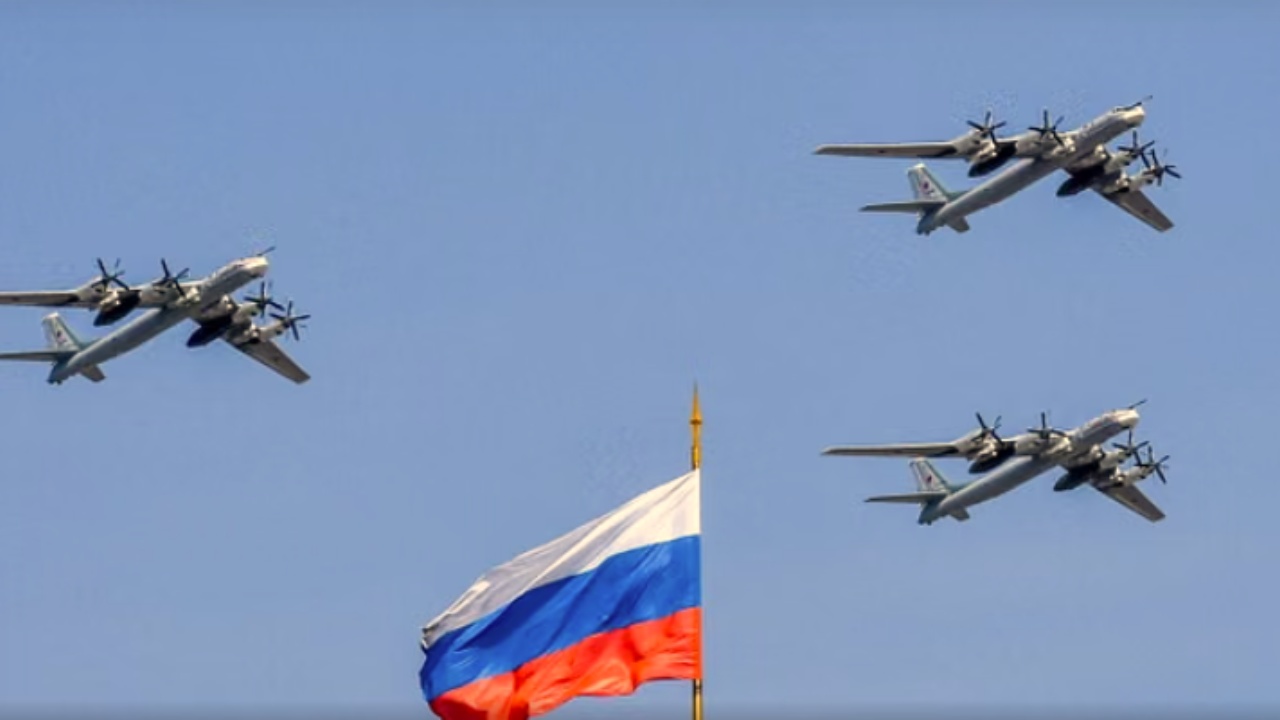 Rrëzohet bombarduesi strategjik rus Tu 95 gjatë stërvitjes  6 të vdekur