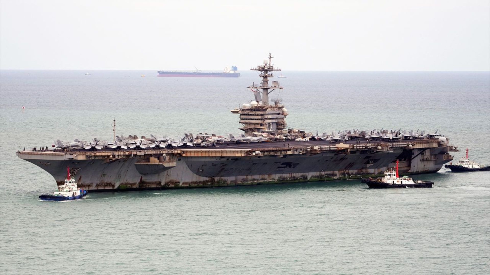 U konfliktuan në Pattaya pasi ishin të dehur  dy marinarët amerikanë urdhërohen të kthehen në aeroplanmbajtësen  Abraham Lincoln 