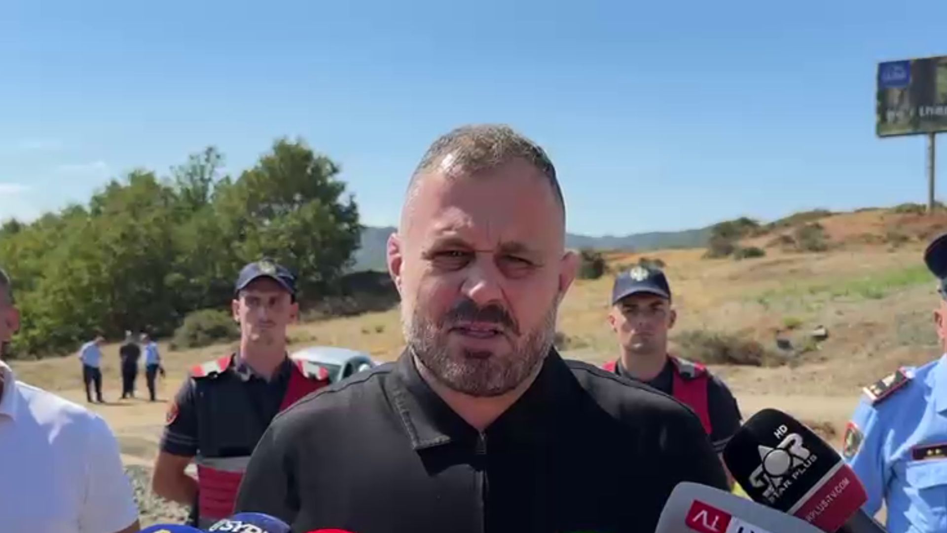 “Nuk është gjetur asnjë armë”, drejtori i policisë Lezhë: Kemi një të shoqëruar dhe pistë hetimi, por…