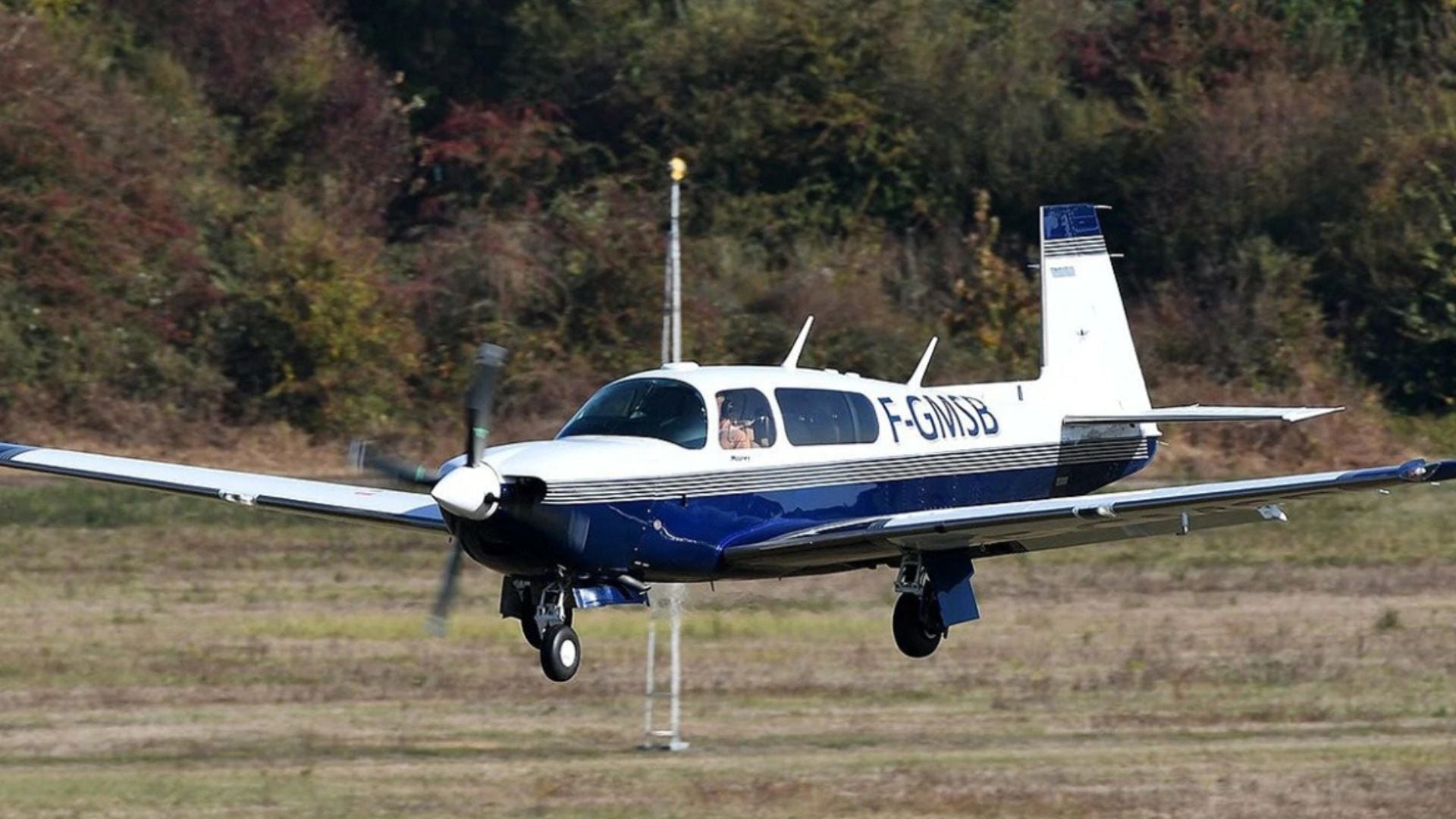 Rrëzohet një aeroplan në Florida  humb jetën piloti  autoritetet nisin hetimet