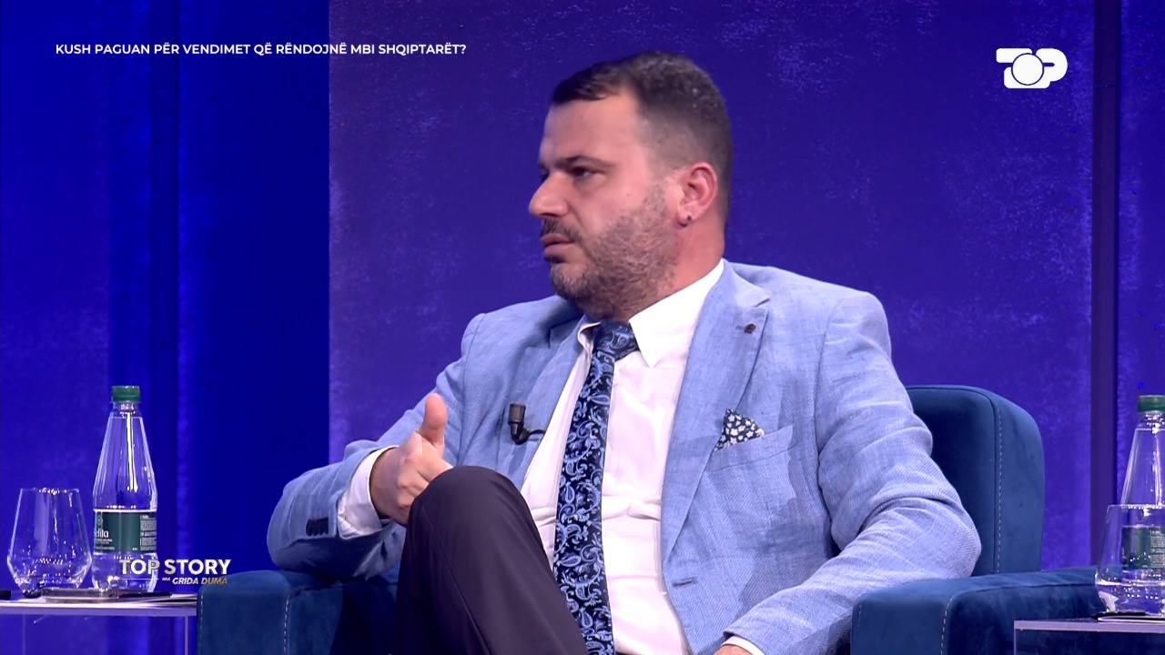 Top Story  Çfarë po ndodh me aeroportin e Vlorës  Gazetari Tomorri  Pacolli ka akuzuar Ballukun  Shqipëria mund të humbë gjyqin 700 milionë euro