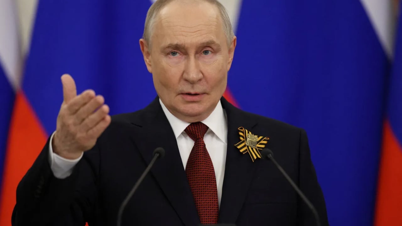Foto nga burimi: Putini hedh poshtë pretendimet se Rusia po nxit protestat në Evropë, lideri i Kremlinit: Udhëheqësit evropianë ma hedhin fajin mua, e tepërt