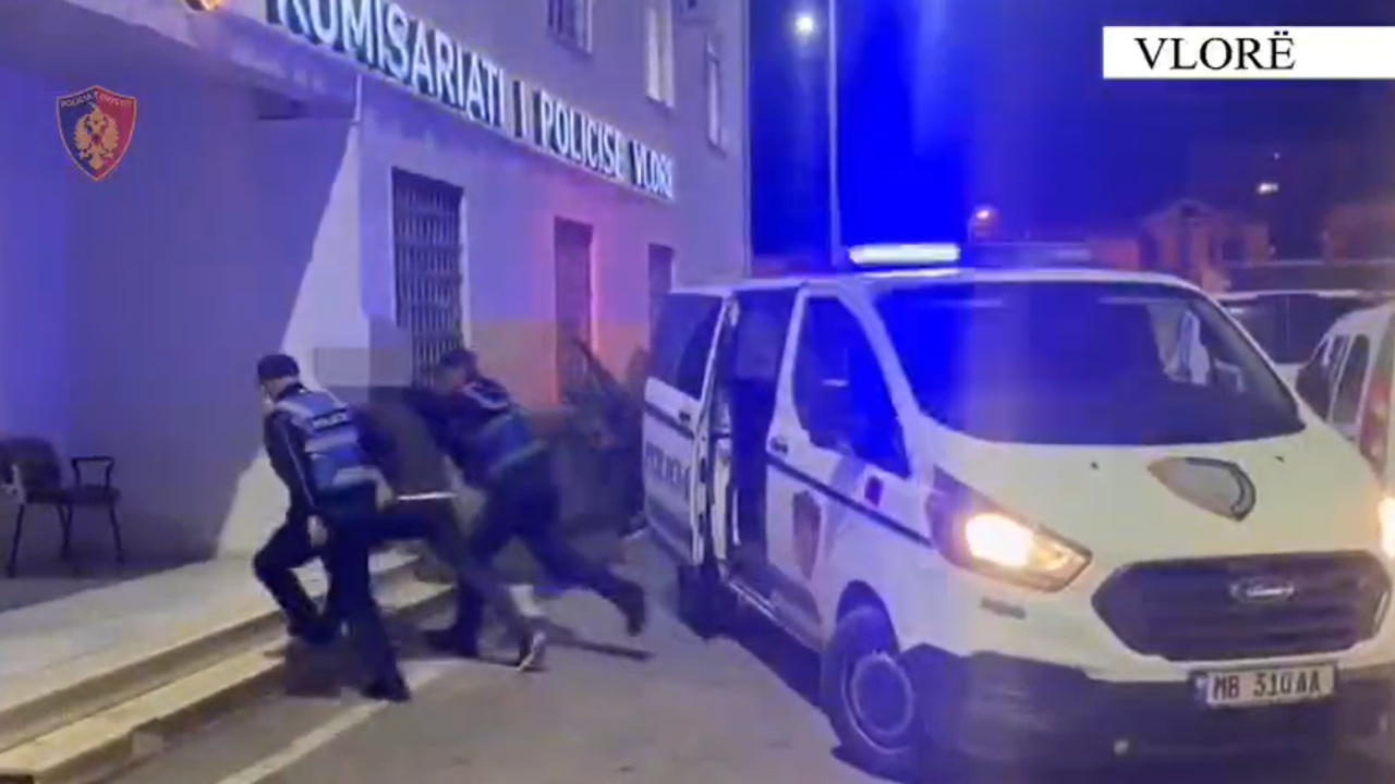 Zbardhen tre raste vjedhjesh në Vlorë  në pranga tre persona dhe një tjetër në kërkim
