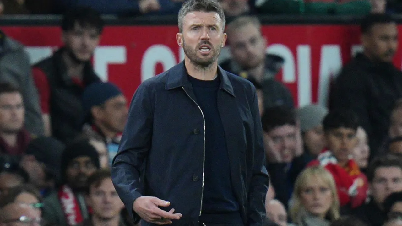 a-do-te-shkarkohet-carrick-eksperti-i-gjuhes-se-trupit-ngre-alarmin-kater-shenja-qe-tregojne-presionin-te-trajneri-i-manchester-united