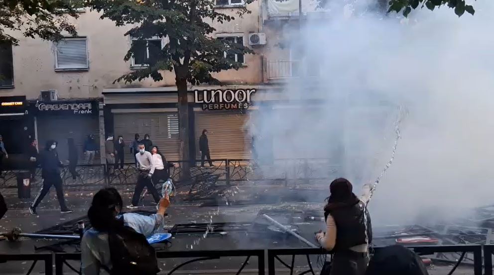 Protesta e studentëve  reagon Koçiu  Sulmet ndaj institucioneve  zakoni i vjetër i atyre që i përdorin të rinjtë për të mbuluar paaftësinë e tyre politike