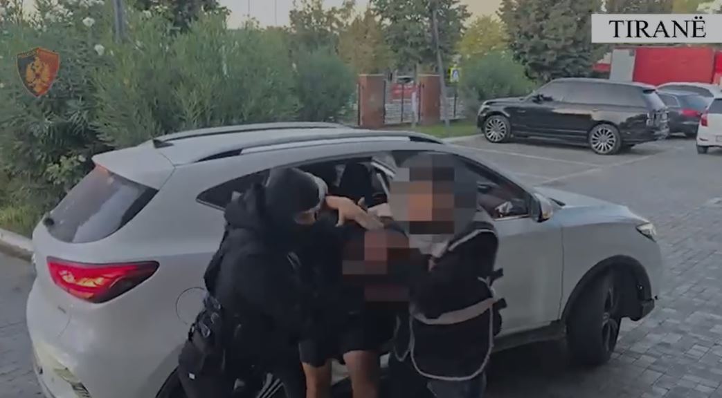 Vodhën 10 makina në Rinas dhe në Tiranë  arrestohen 3 persona