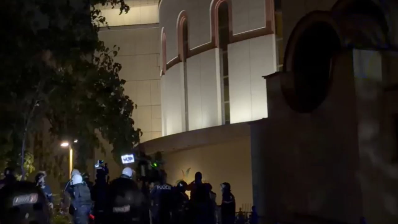 Përplasja në oborrin e Katedrales  Ngjallja e Krishtit   reagon Kisha Ortodokse  Vendet e shenjta nuk janë hapësira konflikti