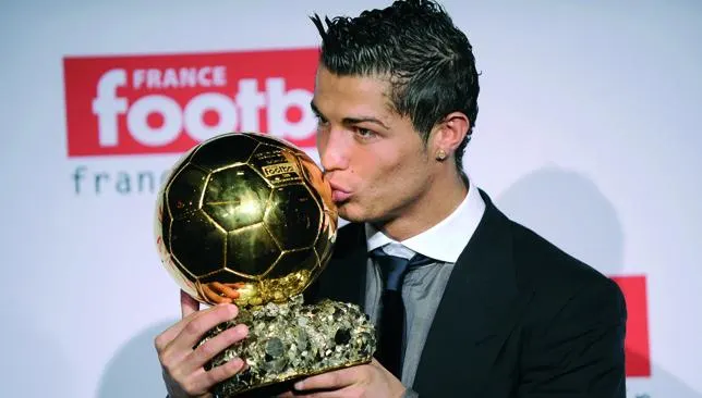 Foto nga burimi: Një tjetër çmim për Cristiano Ronaldon, sezoni i vitit 2008 shpallet më i miri në historinë e “Topit të Artë”