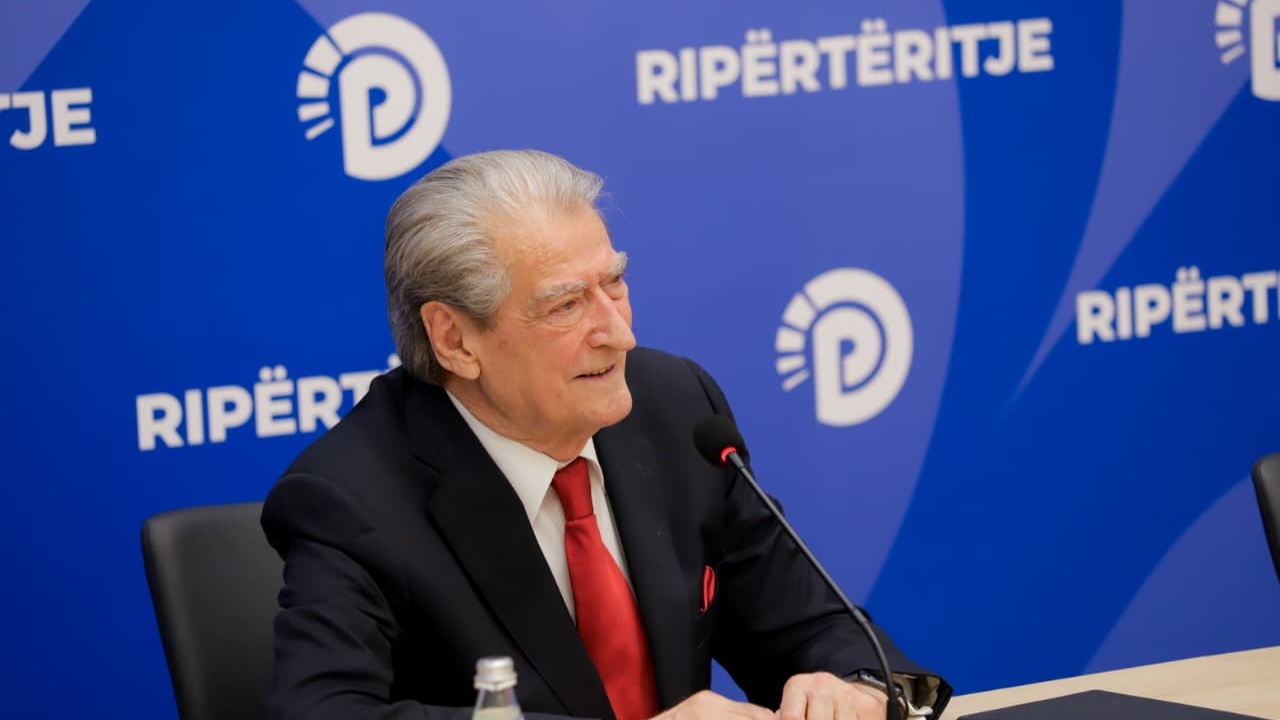 me-nje-te-rene-te-lapsit-shuan-15-bashki-te-tjera-berisha-paralajmeron-tubim-proteste-rinore-qytetare-me-8-tetor-kunder-reformes-territoriale