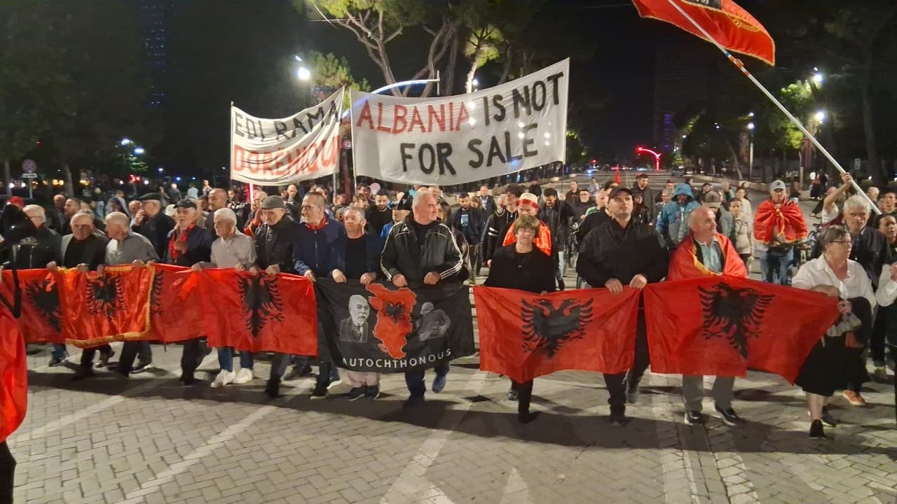 Protesta  thirrje ambasadorit Wendt  prej 133 ditësh në shesh  Vetëm të bashkuar mund të rrëzojmë politikën