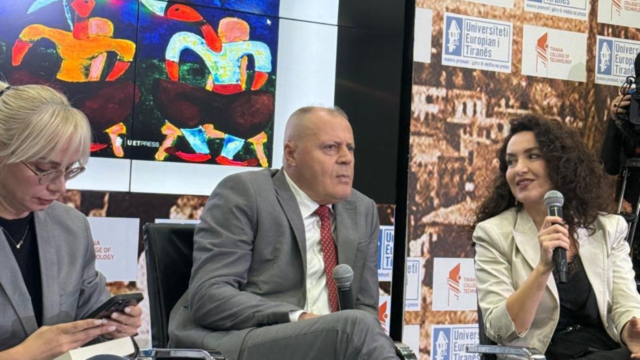 Shqipëria e 2030 me Kryeministre grua  Maustafa Nano provokon me romanin e ri  Odeja e Gëzimit   Integrimi në BE po na jepet si dhuratë
