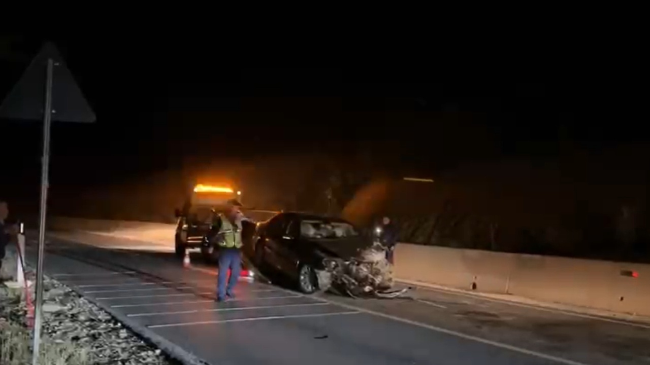Aksident i rëndë në Peshkopi  Dy makina përplasen me njëra tjetrën  transportohen në spital shtatë persona