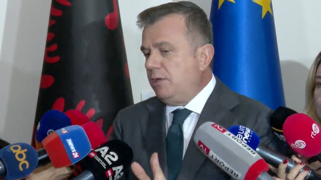 doreheqja-e-edi-rames-nuk-ka-per-te-ndodhur-kurre-balla-antifa-ka-doren-e-vet-ne-shqiperi-pd-po-mbeshtet-me-armatim-protestuesit
