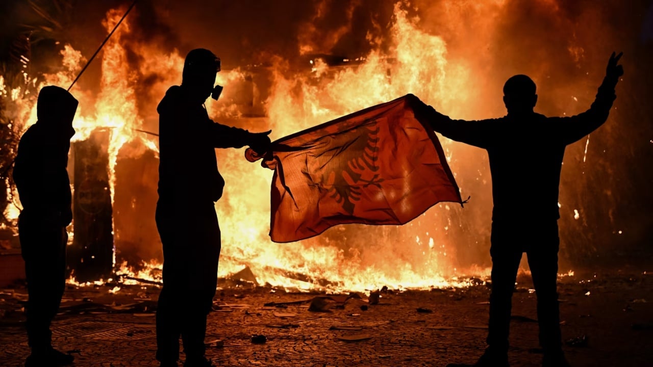 Financial Times: Protestat nuk e lëkundin Ramën, as rrugën e Shqipërisë drejt BE-së