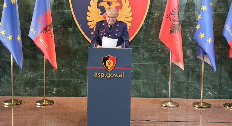 “Kemi identifikuar disa grupe që thirrje për akte terroriste”, Drejtori i Rendit: 127 arrestime, 244 procedime gjatë protestës në Tiranë, 120 policë të plagosur