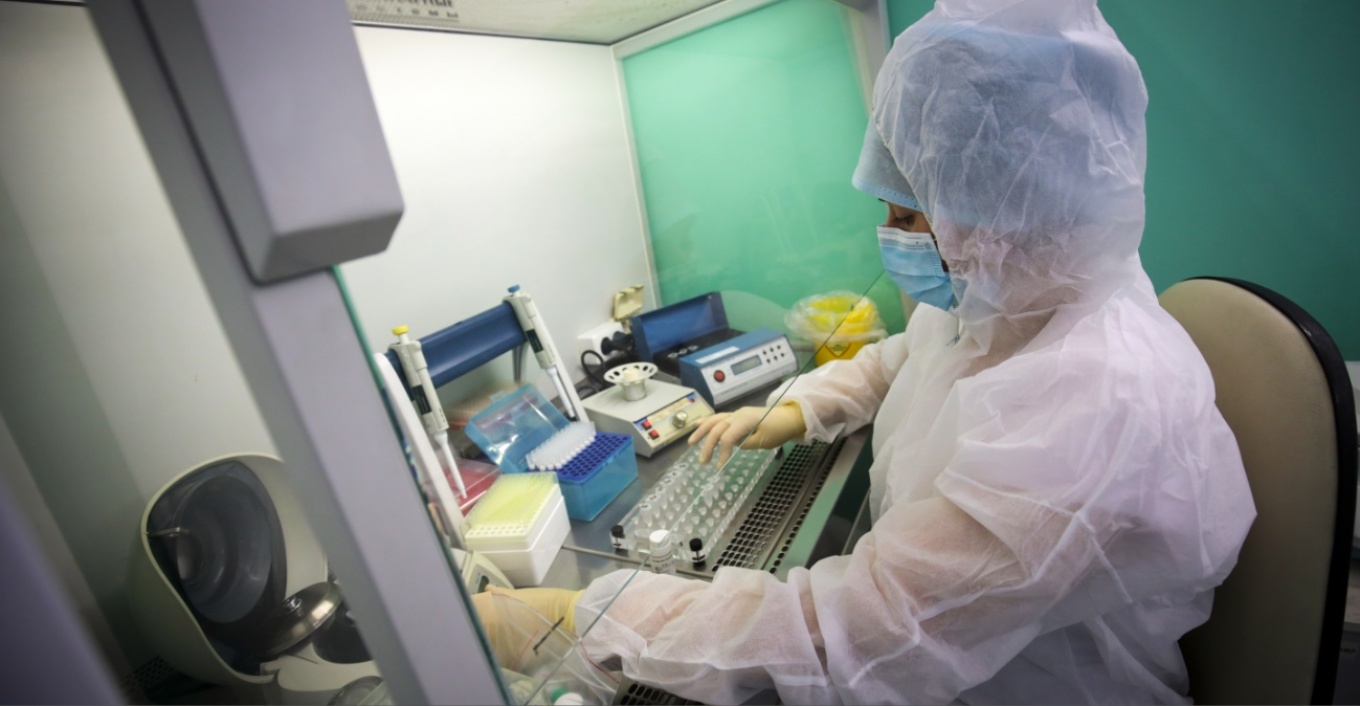 Murtaja pneumonike në Siberi  Vdes një punonjëse 28 vjeçare në një laborator mjekësor  200 persona në karantinë