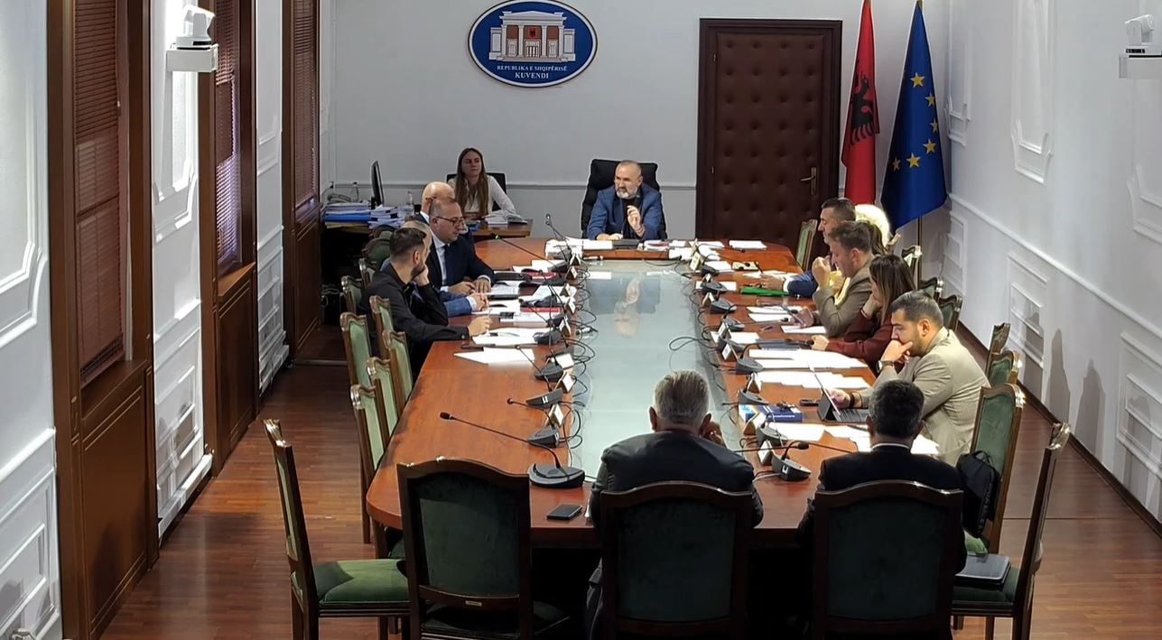 “Hiqeni atë pajtimin te divorci, gjykata s’ka…”, Korreshi batuta te “Ligjet”, Gogu: Konventa do mbrojë avokatët, dakord për dëgjesë me grupet e interesit