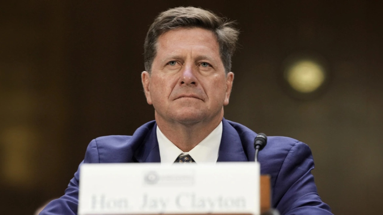 Trump emëron Jay Clayton si drejtues i Inteligjencën Artificiale: Do të udhëheqë një task-forcë që brenda 120 ditëve do të paraqesë rreziqet