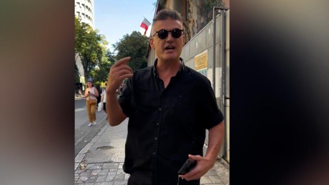 Bledi Mane reagon pas sulmit me vezë nga protestuesit  Më goditën edhe me gur  më ndoqën rreth 30 persona