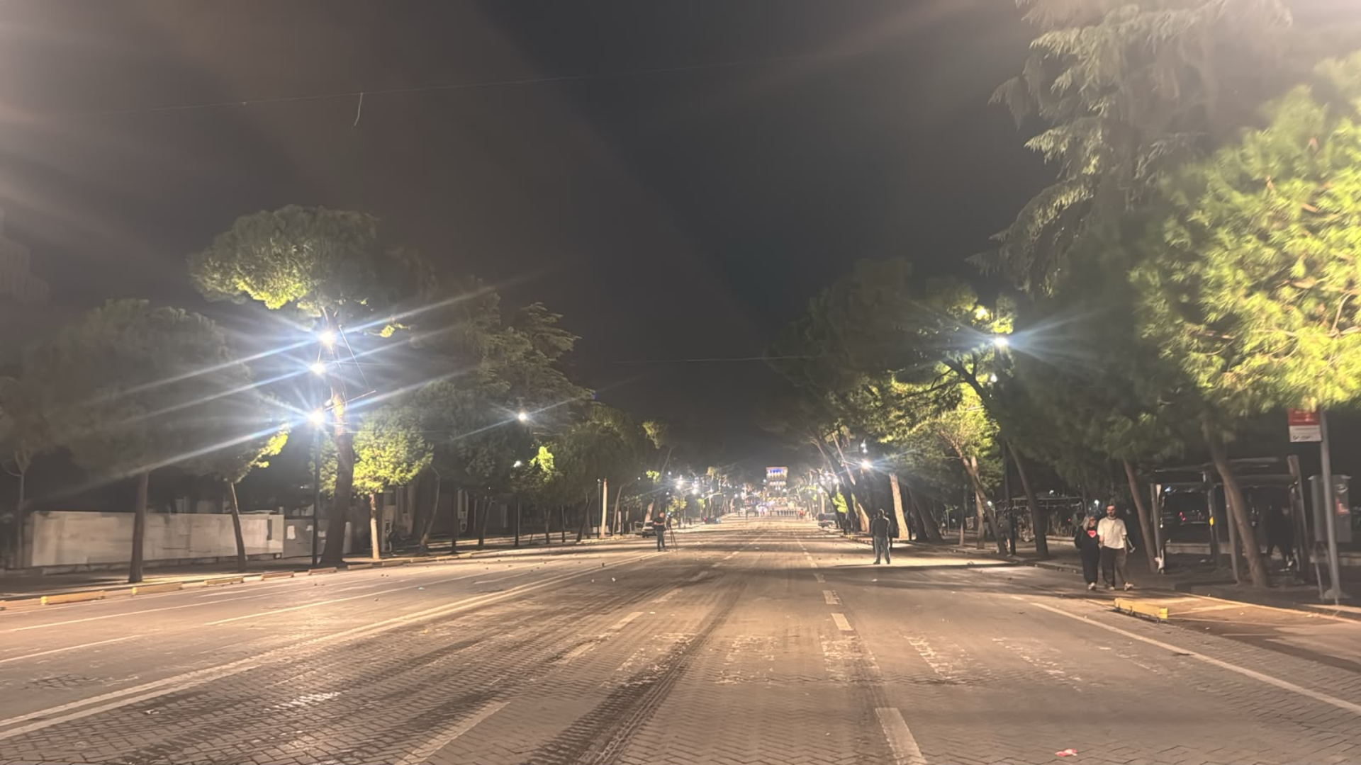Rikthehet qetësia në bulevard, boshatisen rrugët e Tiranës pas ndërhyrjes së policisë