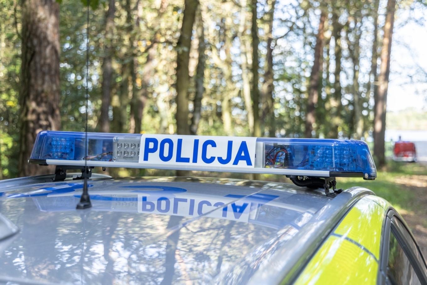 Polonia mobilizon mbi 20 mijë policë në shkolla pas tre sulmeve me thikë  Kryeministri Tusk  Nuk do të ketë tolerancë ndaj dhunës