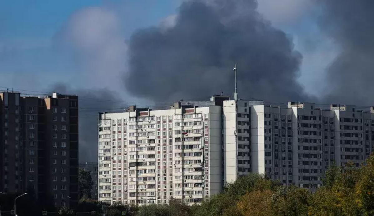 Sulm masiv me 650 dronë ndaj Moskës, dy të vdekur dhe 9 të plagosur