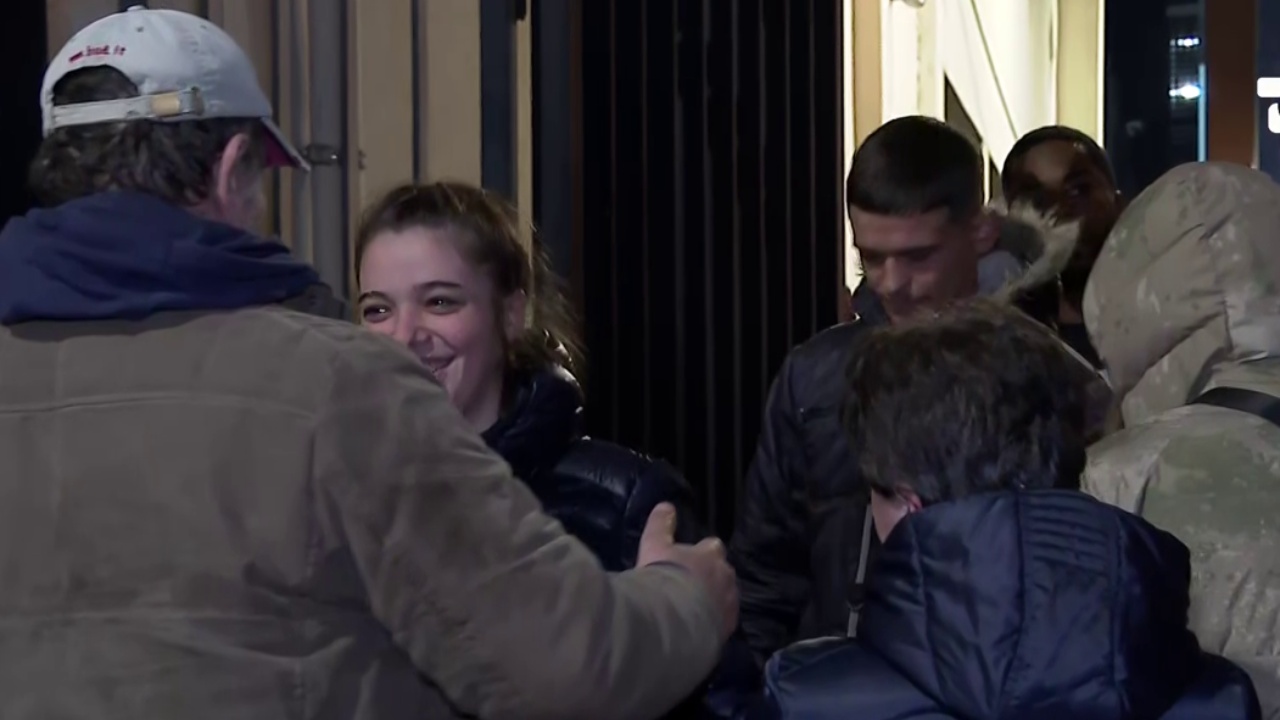  Nuk kanë mundësi komunikimi   Prindërit presin te komisariati nr 3 fëmijët që u shoqëruan nga policia  lirohen dy prej tyre