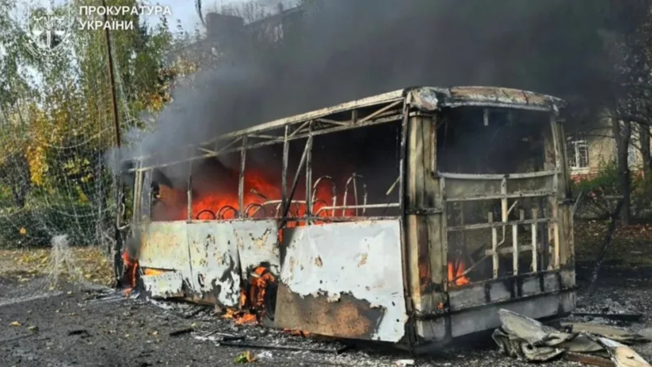 sulm-rus-ndaj-dy-autobuseve-ne-ukraine-33-te-vrare-dhe-18-te-plagosur