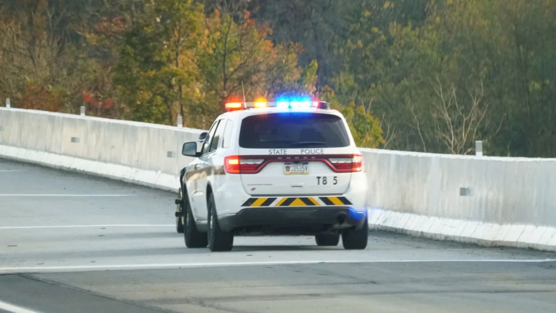 Masakër në SHBA  Vret 9 persona brenda një banese në Pensilvani  shkëmben zjarr për disa orë me policinë para se të vetëvritet