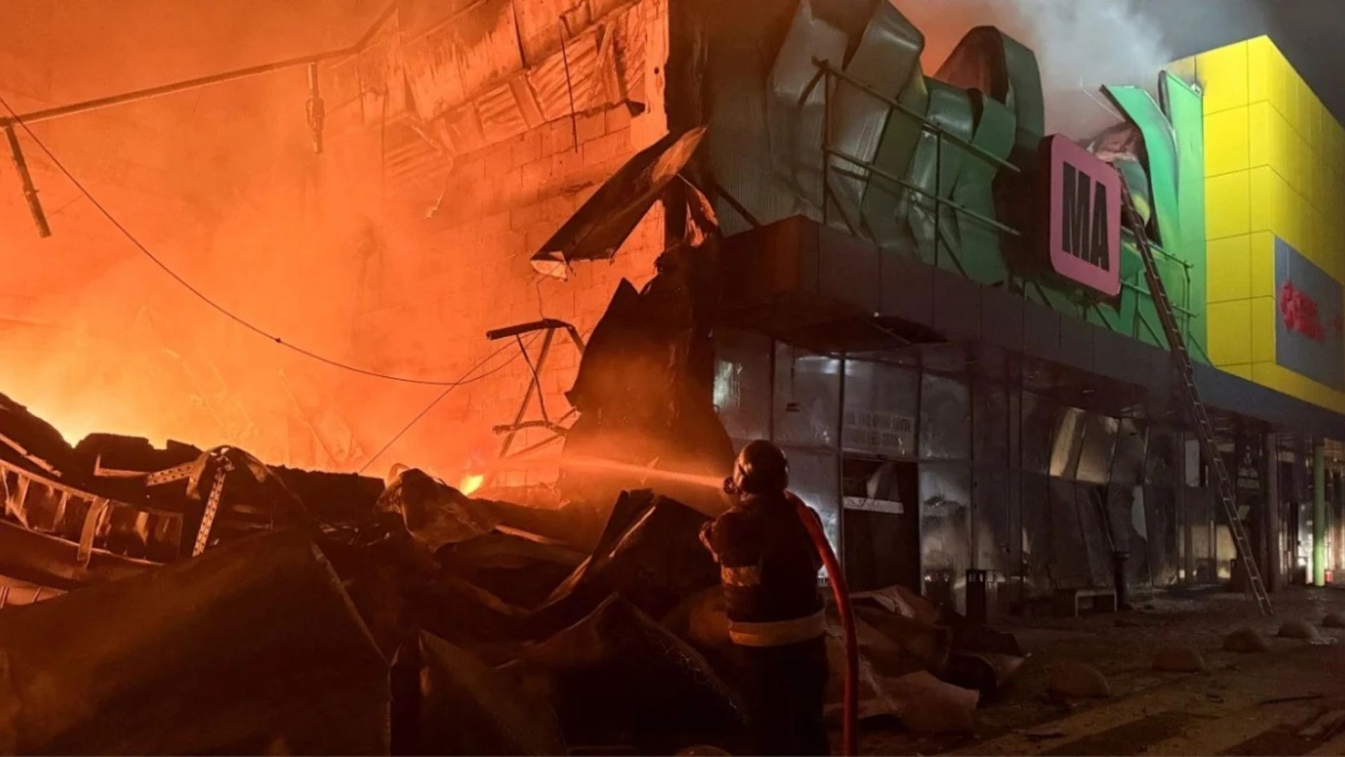 Foto nga burimi: Rusia godet me dronë Kievin, 1 viktimë dhe 10 të plagosur, Zelensky: Po shënjestrojnë zona me popullsi civile
