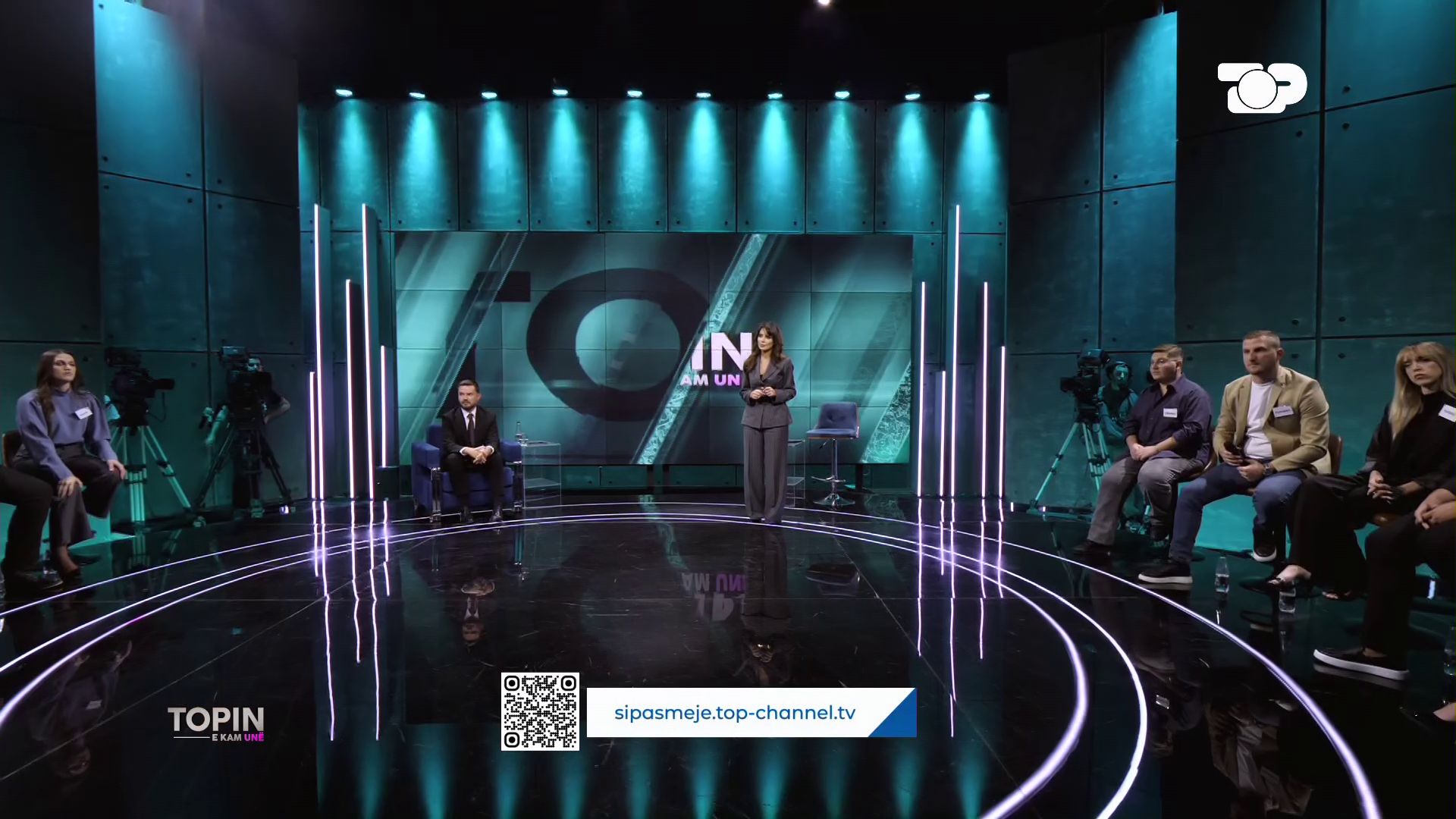  Nuk ka shtresë të mesme   Debati mes të rinjve në  Topin e kam unë   Qëndro te tema  protesta flet në shesh