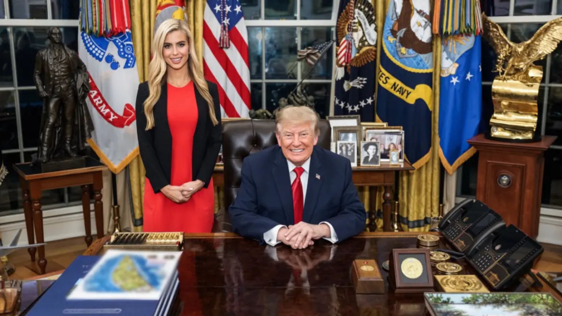 U shkarkua nga posti i sekretares së shtypit të Shtëpisë së Bardhë pas vetëm 5 ditësh  Katie Zakaria lavdëron Trump  Nder të punoja me të