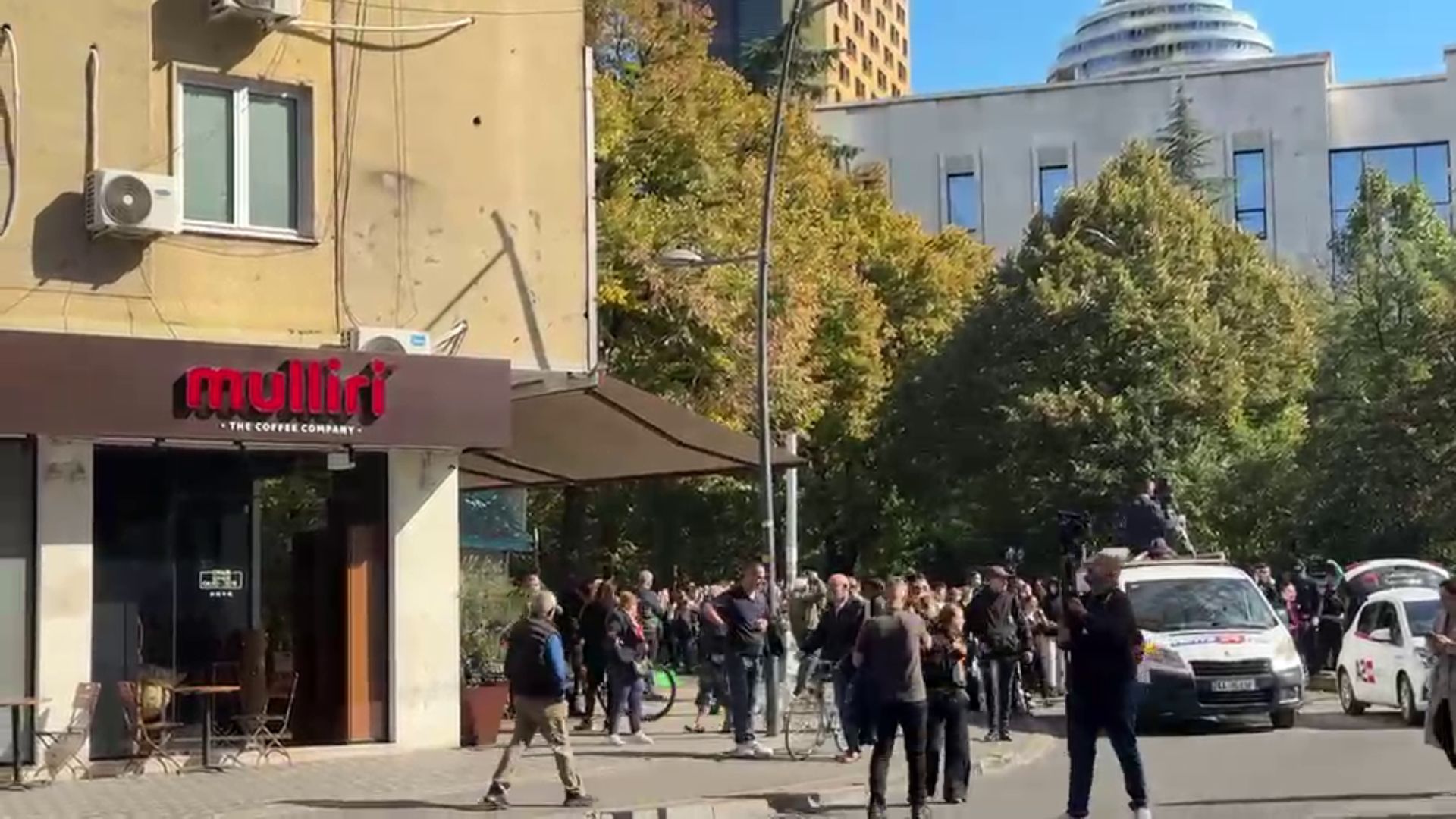 Sot dita e katërt e protestës në kryeqytet, nis grumbullimi i protestuesve në Sheshin Skënderbej