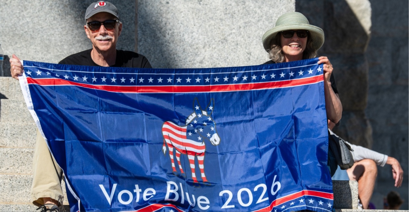 Zgjedhjet e mesit të mandatit në SHBA  Demokratët shpresojnë për  valën blu   Trump shton turin elektoral për të mbrojtur shumicat republikane